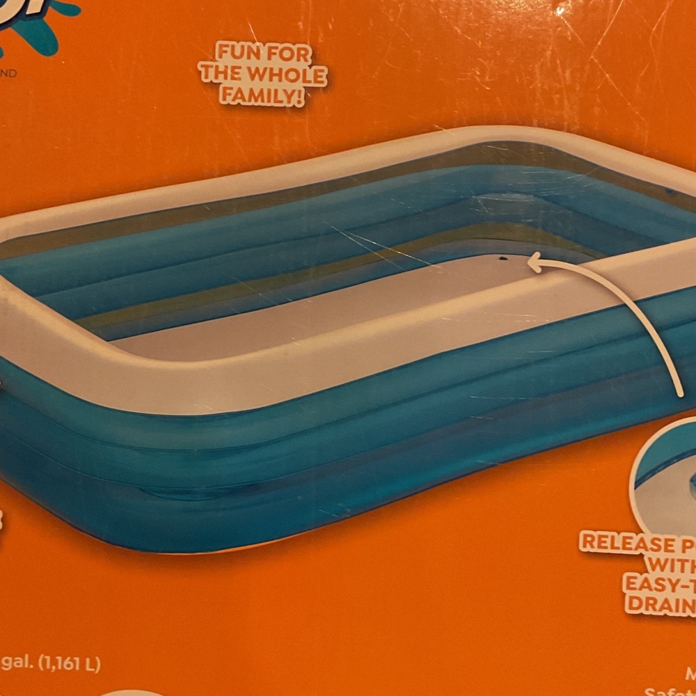 Family Fun Blue Pool - Picture 5 of 6